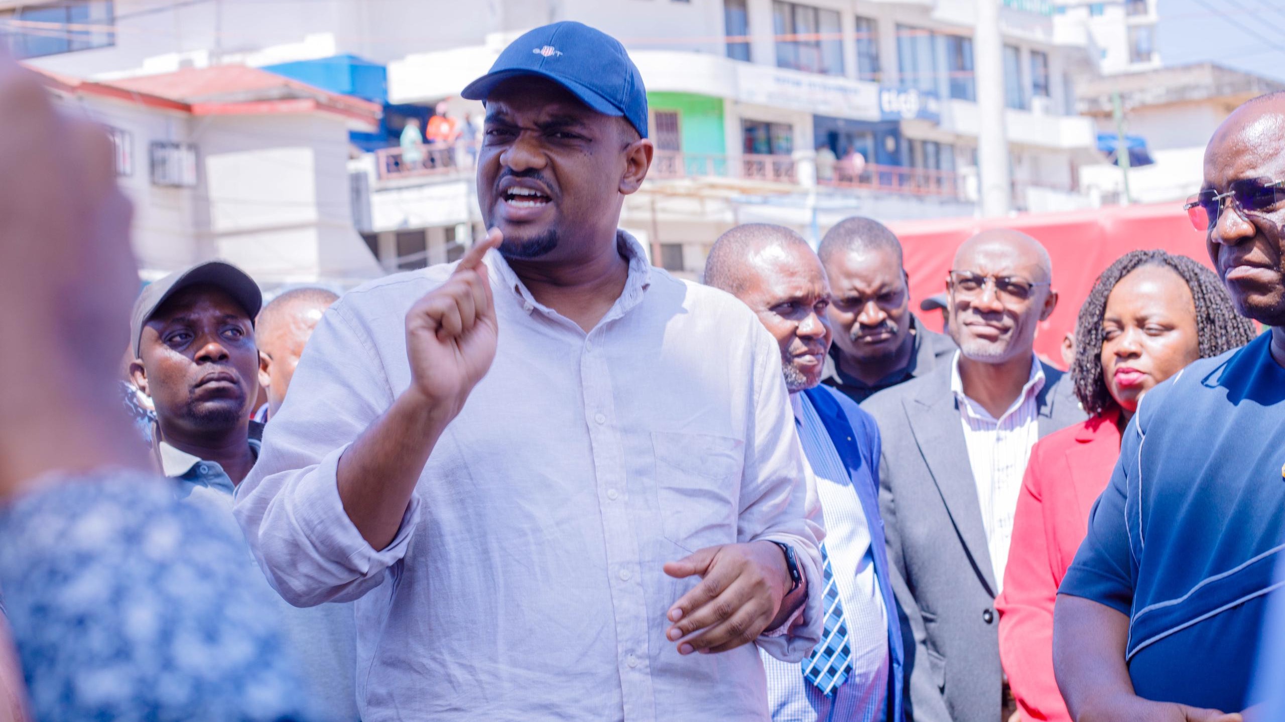 WAZIRI NDEJEMBI AAGIZA KUUNDWA KAMATI KUMALIZA MGOGORO WA ARDHI MWANZA