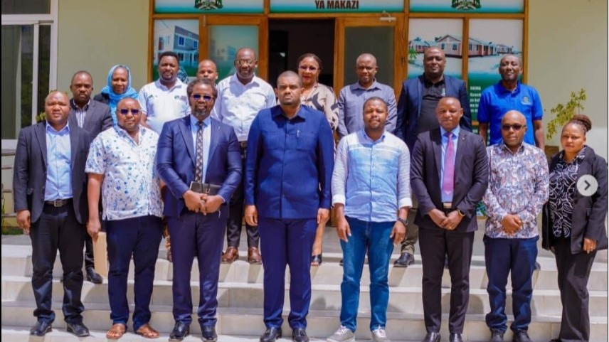 WAZIRI NDEJEMBI AKUTANA NA WAMILIKI WA SHAMBA LA KWASHEMSHI LA KOROGWE