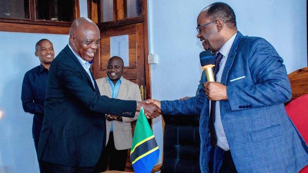 DKT AKWILAPO AKUTANA NA WADAIWA WA KODI YA PANGO LA ARDHI KIGOMA