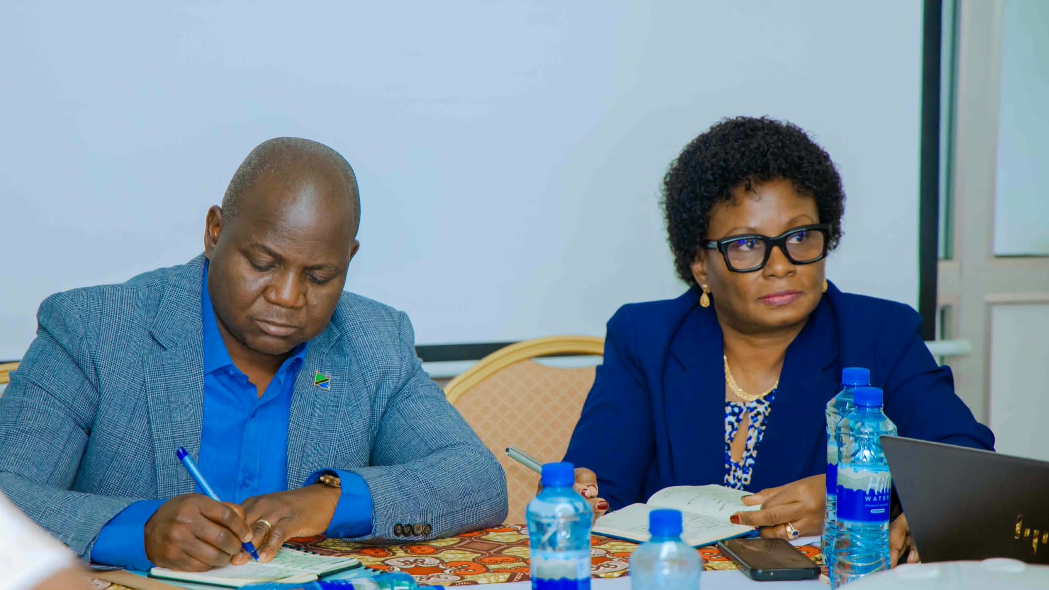 KAMATI YA BUNGE YAPOKEA TAARIFA YA WIZARA YA ARDHI