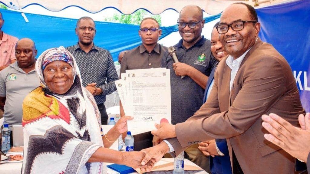 ZINGATIENI UTU WAKATI WA KUWAHUDUMIA WANANCHI - DKT AKWILAPO