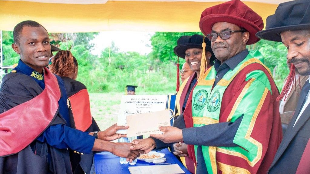 "INGIENI KATIKA DUNIA YA KAZI KWA MOYO WA UADILIFU"- DKT AKWILAPO